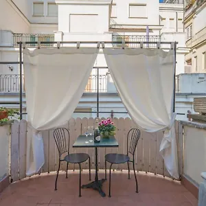 Appartamento Trevi Domus Avignonesi, Roma